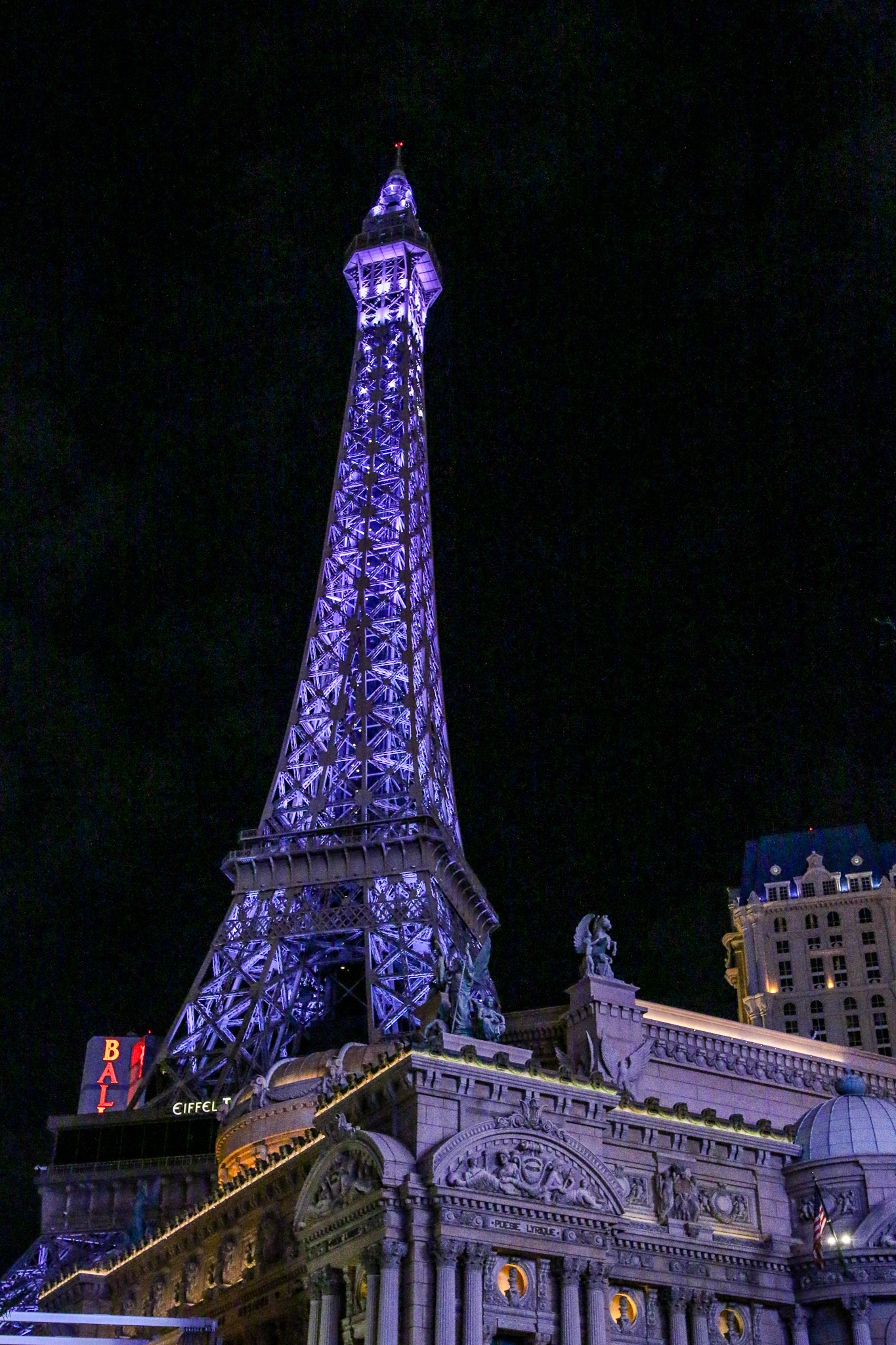 Paris Las Vegas on X: A very #Vegas welcome to @bts_bighit 💜✨ #BTS