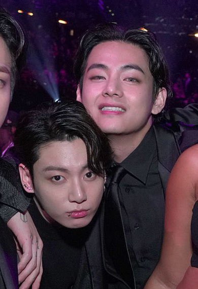 taekook tweet media