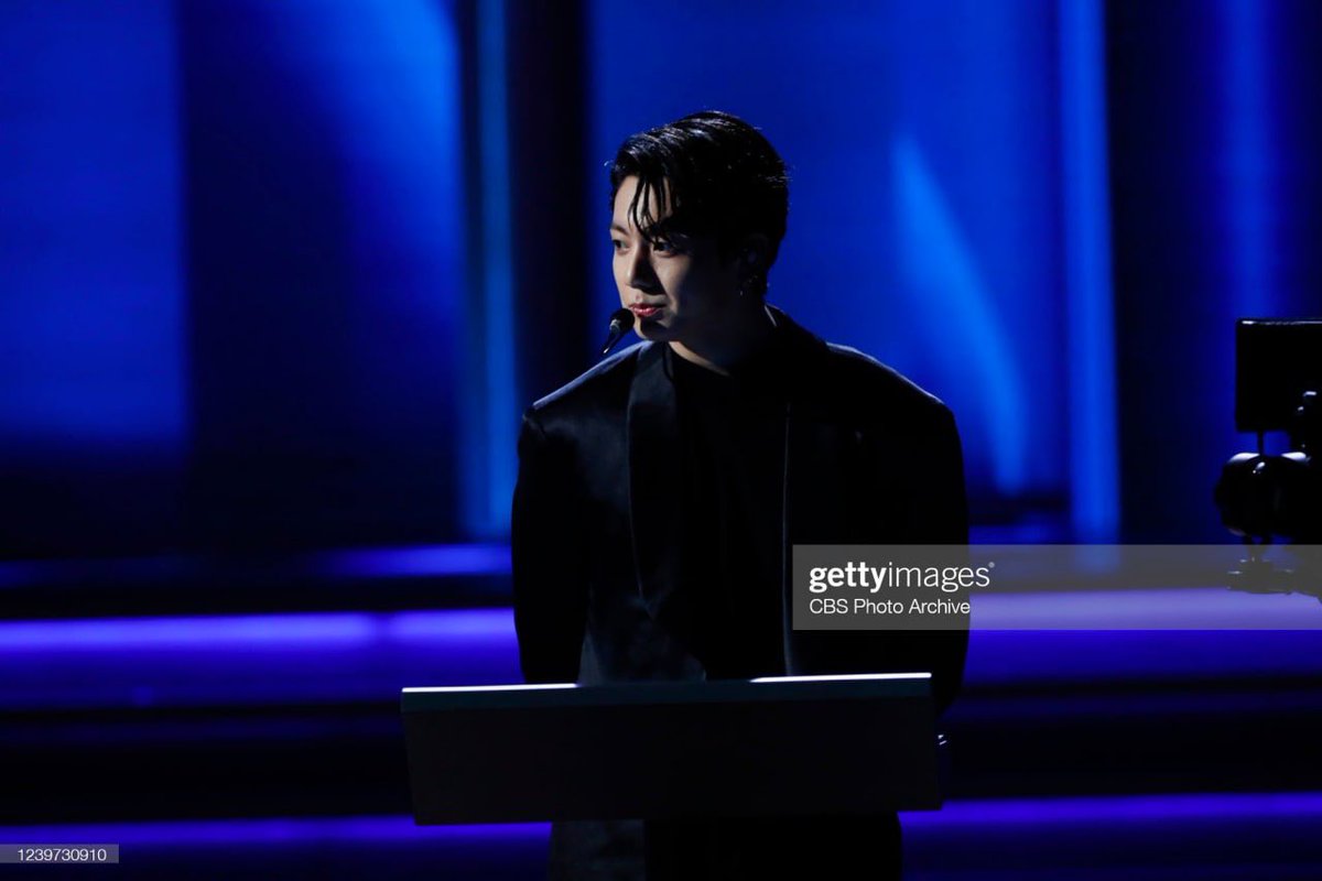 btspicstwt_'s tweet photo. [📸PHOTOS] @BTS_twt Jhope, Jimin &amp; Jungkook at the 64th #GRAMMYs Awards 

[source: gettyimages] https://t.co/3HhhnlgYio