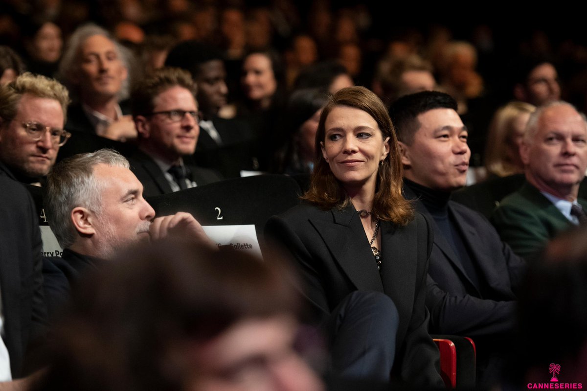 🚀👩‍🚀 Direction la Station Spatiale Internationale avec #Infiniti !

Diffusée en avant-première samedi 2 avril à #CANNESERIES en présence de l’équipe, la série est maintenant disponible en intégralité sur <a href="/canalplus/">CANAL+</a> !

📷 Valentina Claret, Mathilde Gardel