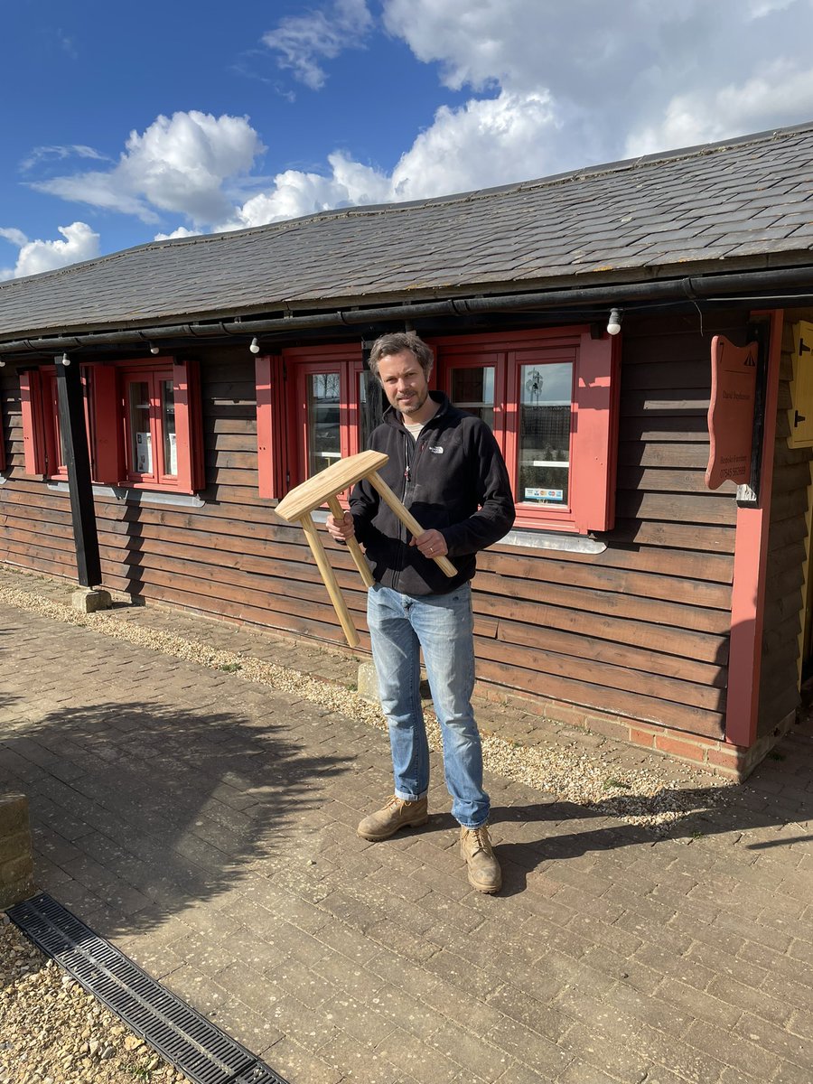DCHStephenson's tweet image. Alex with his Ash cutlers stool the end result of his Taster Day on Saturday 😃

#cutlersstool #workstool #woodworking #craftcourse #woodworkcourse #makermonday

stephenson-furniture.co.uk/one-day-taster…