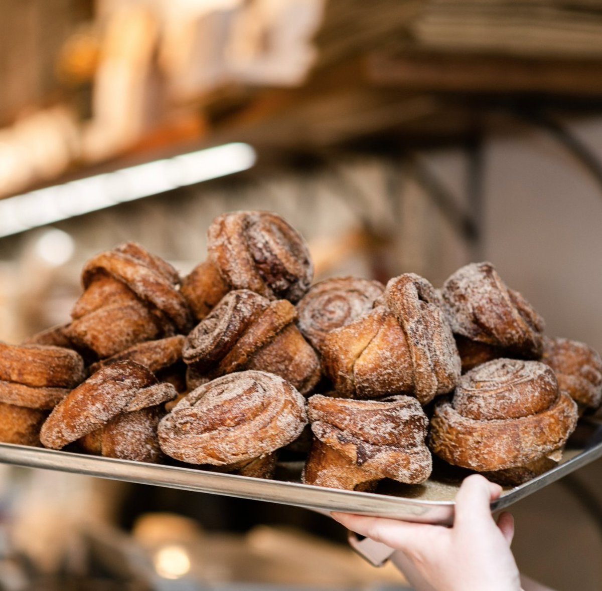 TunsgateQuarter's tweet image. Ready to start your week with @GAILsBakery?

#cinnamonrolls #sourdough #springbaking #hotcrossbuns #gailsbakery #tunsgatequarter #experienceguildford