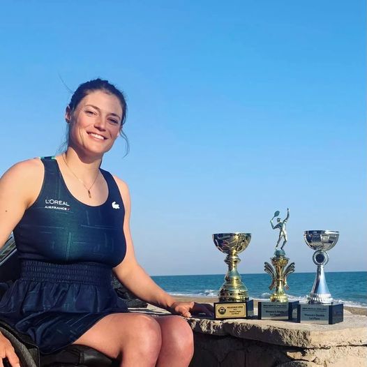 Notre territoire "terre de jeux" et "collectivité hôte" est fier d'accueillir <a href="/EmmanuelleMorch/">Emmanuelle Mörch</a>, numéro 1 française de tennis fauteuil. Elle a fait le choix de venir s'entraîner à Marseille pour se préparer et atteindre ses objectifs pour <a href="/Paris2024/">Paris 2024</a>.
Bienvenue chez nous !