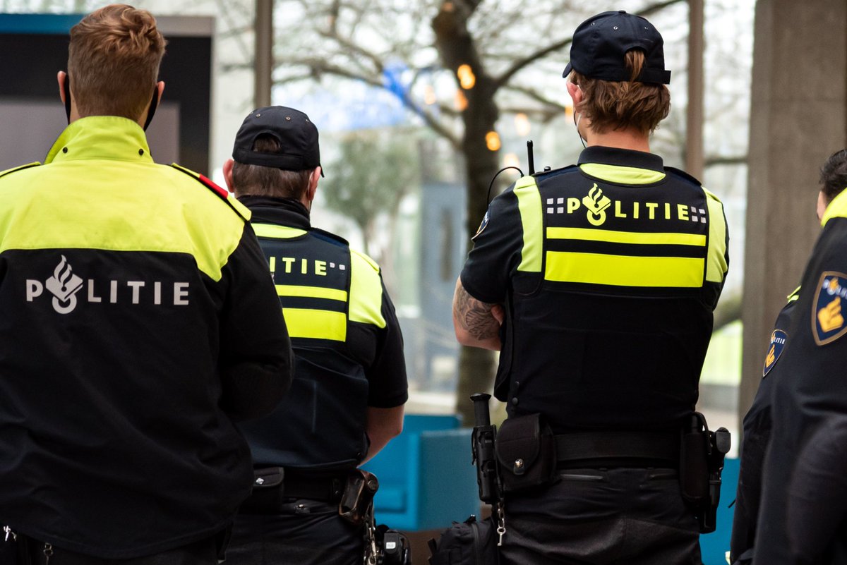 Vanmiddag kondigen wij weer een nieuwe actie aan in onze reeks 'stapelprotesten'. Het kabinet ziet nog steeds de noodzaak niet voor een goede #caopolitie. Stay tuned. 
#politieinactie #caopolitie #steundepolitie #politie