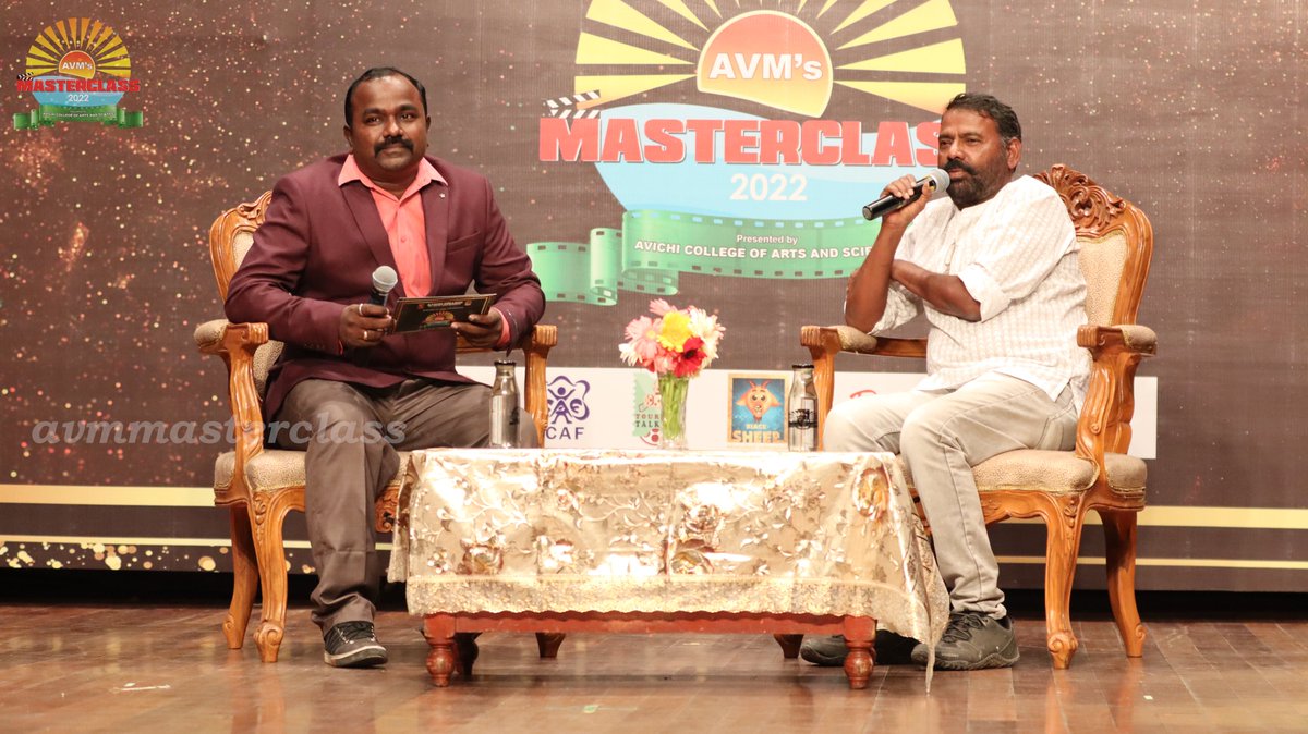 avmmasterclass's tweet photo. DAY 2:
//On-Stage Stories//
🎞Masterclass🎞🖇✂️🖌
Mr. Kathir recalls feeling restless during the early years of his career. This hunger to learn more took him places. It was his passion for drawing and professor's guidance brought him to Art direction. 

#AVMMasterclass2022 https://t.co/aLhSP2n1ax