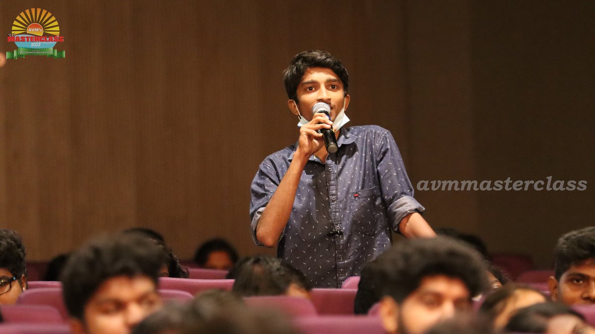 avmmasterclass's tweet photo. DAY 2:
//On-Stage Stories//
🎞Masterclass🎞🖇✂️🖌
Mr. Kathir recalls feeling restless during the early years of his career. This hunger to learn more took him places. It was his passion for drawing and professor's guidance brought him to Art direction. 

#AVMMasterclass2022 https://t.co/aLhSP2n1ax