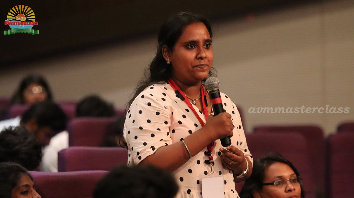 avmmasterclass's tweet photo. DAY 2:
//On-Stage Stories//
🎞Masterclass🎞🖇✂️🖌
Mr. Kathir recalls feeling restless during the early years of his career. This hunger to learn more took him places. It was his passion for drawing and professor's guidance brought him to Art direction. 

#AVMMasterclass2022 https://t.co/aLhSP2n1ax