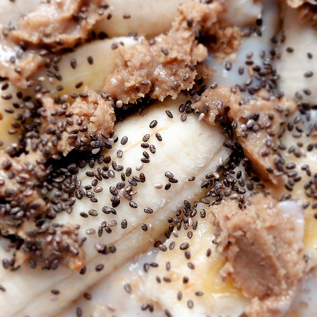 porridgelady's tweet photo. Banana chia #Porridge to #starttheweek. Jumbo #oats topped with banana slices, Tahini and sprinkled with chia seeds. #mondaythoughts #MondayMorning
#springreturns #hopespringseternal https://t.co/Cpzuo892PF