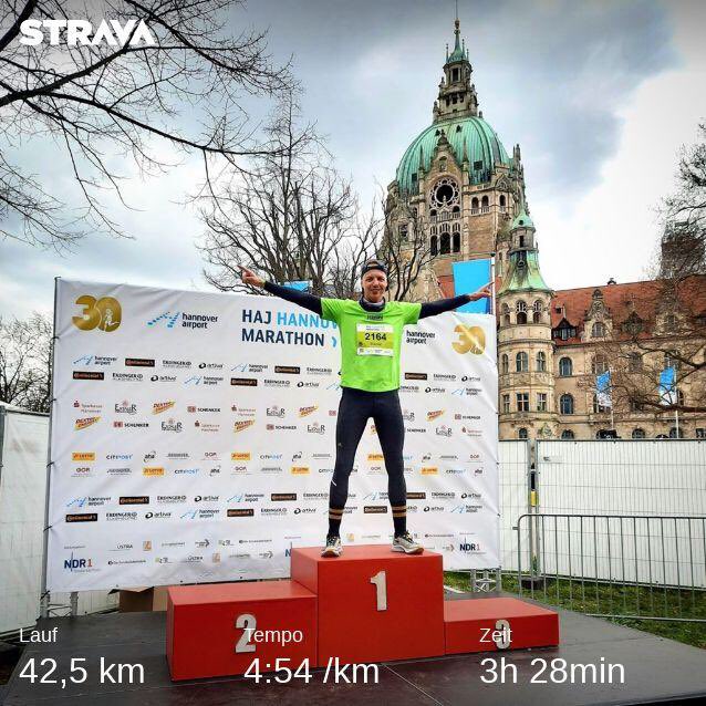 dalfatal's tweet photo. Für eine PB darf man doch auch mal aufs Treppchen, oder? #Hannover #Marathon #Runnover https://t.co/86Ih3n2RbL