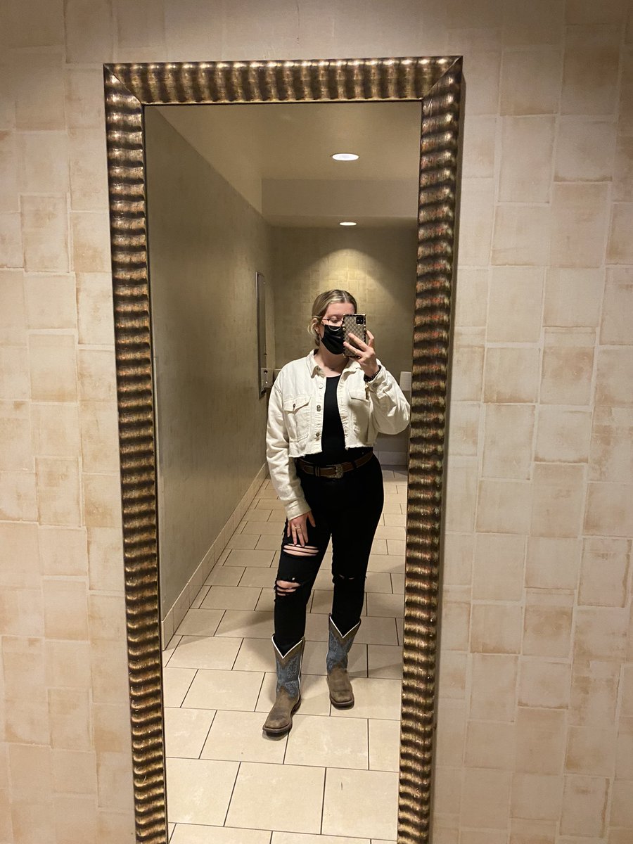 j3nnathompson's tweet photo. ootd’s lately https://t.co/1cKgdorWGT