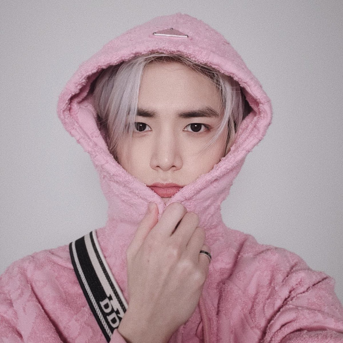 Butcherhandsom's tweet photo. 삥끄를 위해 태어난 남자
#pinkhoon https://t.co/TqUwDb3XJv