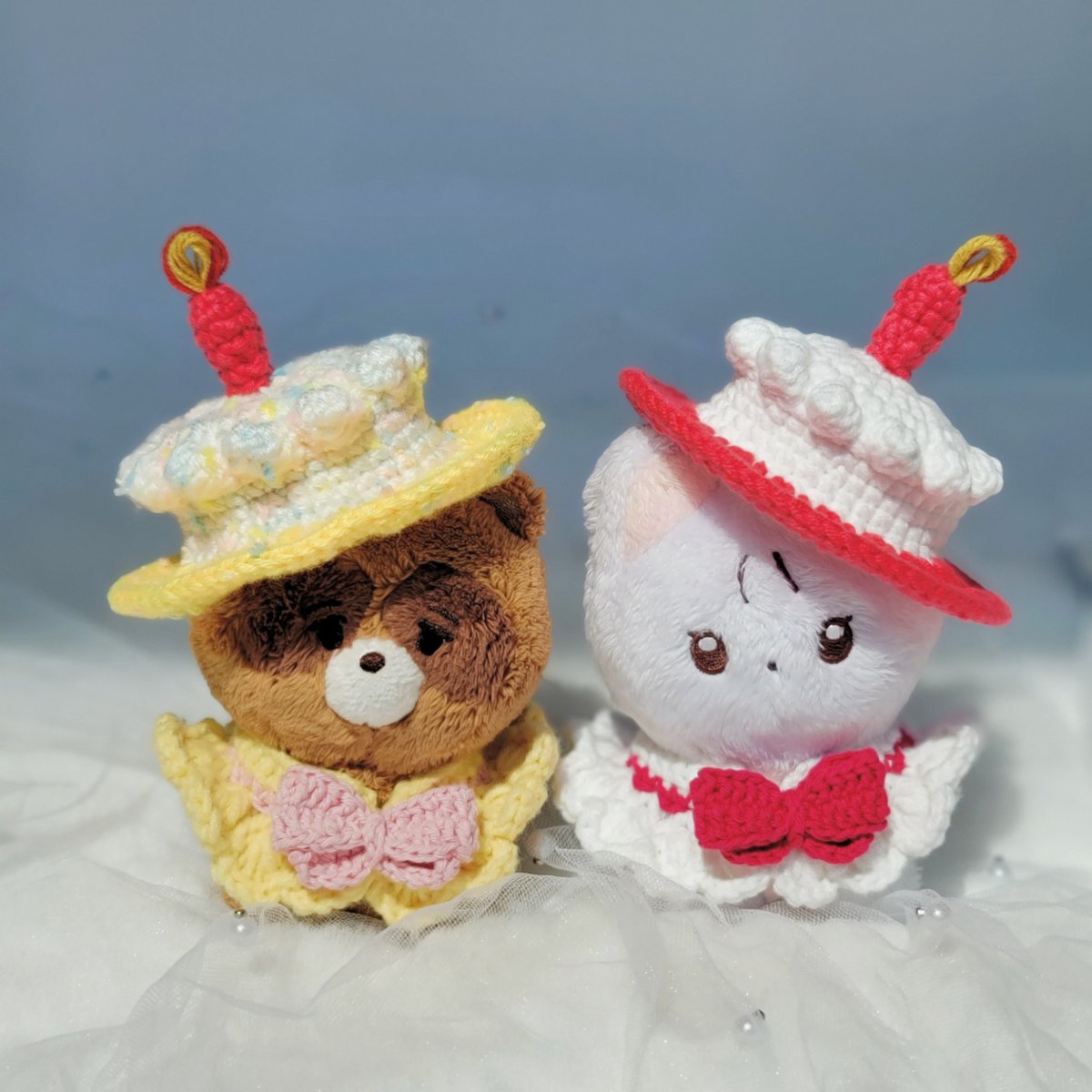 babogonyangee's tweet photo. 🧶10cm 인형옷 뜨개옷 생일 케이크 모자🧶

케이크와 촛대가 구현된 귀여운 뜨개 모자입니다🎂

4/7(목) 이전에 배송 가능한 제품을 소량 준비했습니다.
주문은 4/4(월) 21:00부터입니다.

#RT 추첨 한 분께 원하시는 컬러의 케이크 모자를 선물로 보내드립니다💕 https://t.co/W8HDPv8ECc