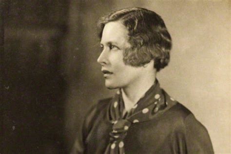 VirginiaWoolfGB's tweet photo. 'The Battle of Savoy Hill' (Radio 4), about Hilda Matheson, first BBC Director of Talks. Her speakers included #VirginiaWoolf, #LeonardWoolf, #Vita SackvilleWest & #MaynardKeynes. Hear the series: https://t.co/CHvEbxXsjh. More on Woolf’s radio broadcasts: https://t.co/Np7AURq6oT https://t.co/b6pTYQCT1d