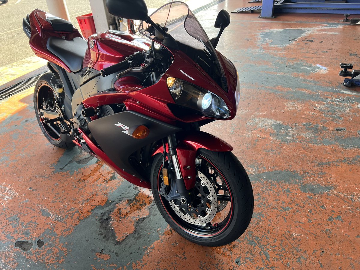 niratamaR1's tweet photo. ぬるてか洗車〜😊🏍🛁
R1見違えるほどピカピカなった🥹 https://t.co/z3yiBYz5S1