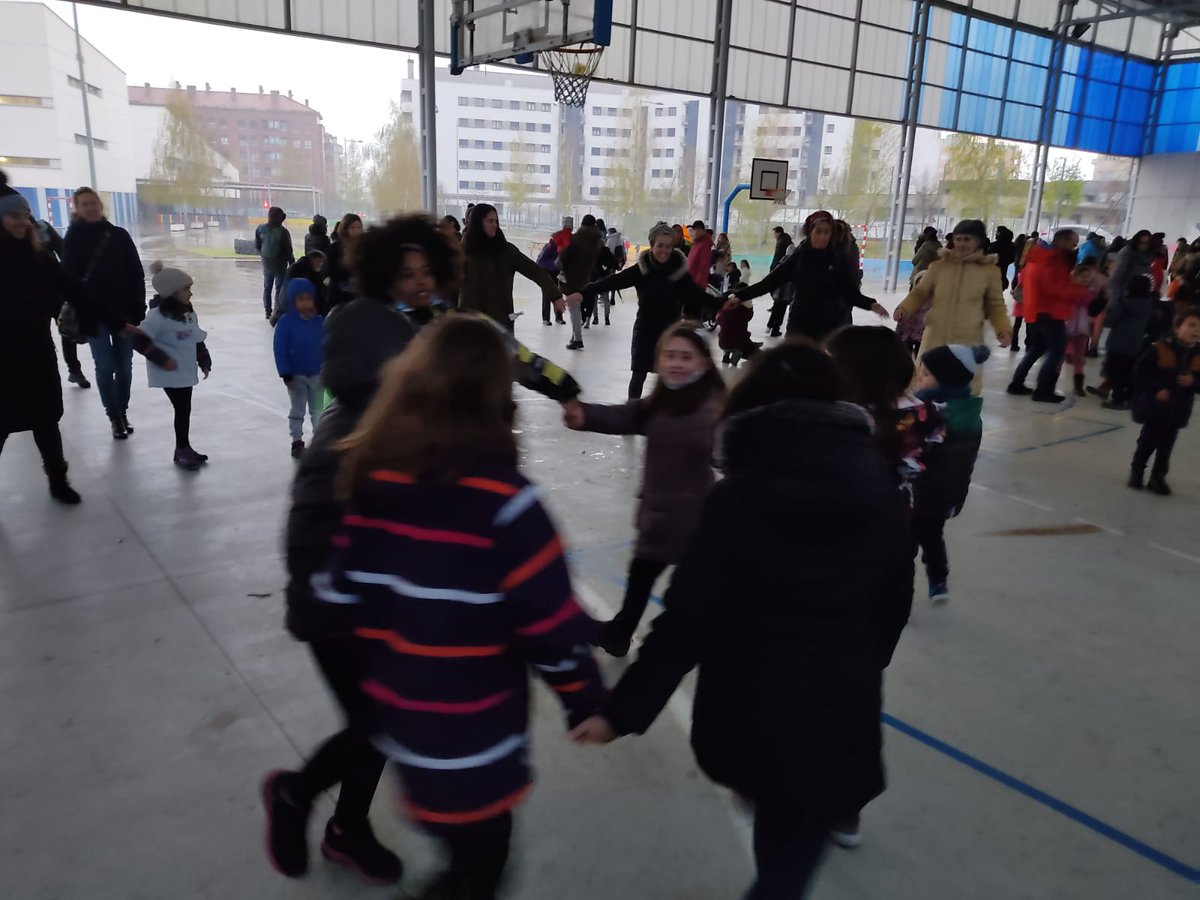 aintzirage's tweet photo. 🏃🏽‍♀️🏃🏻‍♂️🏃🏽‍♀️🏃🏻‍♂️ Ze ondo pasatu genuen KORRIKA jaian!!

Lo pasamos genial en la fiesta de la KORRIKA 🏃🏽‍♀️🏃🏻‍♂️🏃🏽‍♀️🏃🏻‍♂️ https://t.co/FIbuacccEC