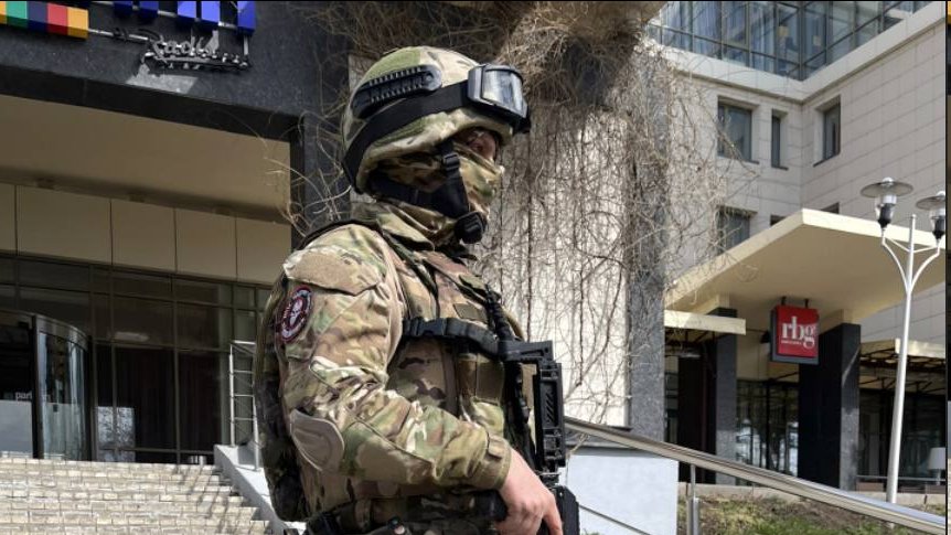 Wagner mercenaries spotted in Donetsk. Photo, released by a GRU-linked blogger, made in front of Park Inn hotel where <a href="/OSCE/">OSCE</a> was housed until recently (thus photo = now).  Many of the Wagnerites are true Nazies, as some of them have told me. The irony.