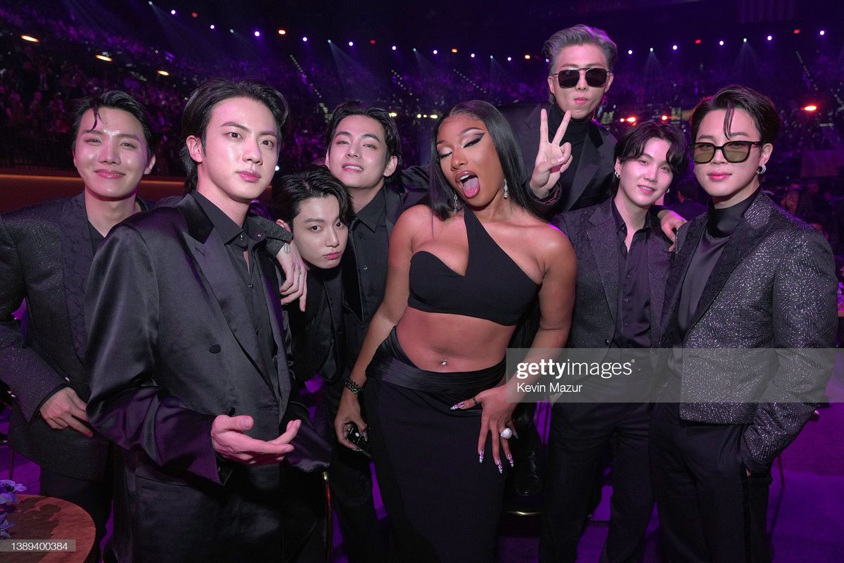 BTS_fowever's tweet photo. #OurProudBTS
It's okay guys!! You guys did a very epic job at the performance!! Maybe next time hopefully we can finally win🤧 https://t.co/JwYnNAes3H