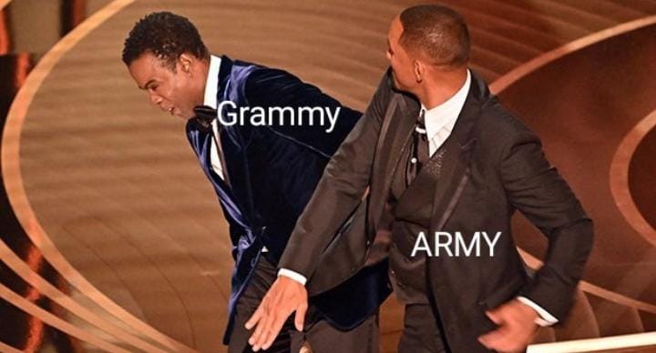 LauBtter's tweet photo. @taechimx Grammys con G de gonorreas trenta hijueputas 😤 https://t.co/EhMThU63jT