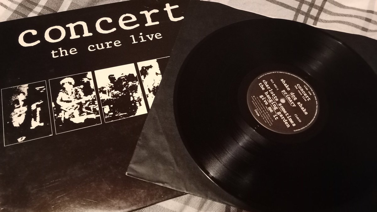 ManicRob71's tweet photo. #TheCure charity shop find for £10, looks unplayed 😎 https://t.co/eOiJcstiJO