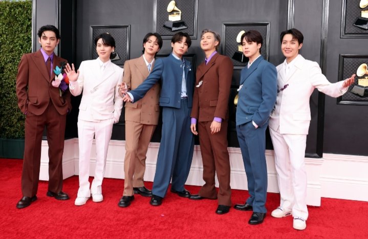Iamtrusfated's tweet photo. I don't care about Grammys. I just care about my boys. BTS you did great and I will be proud of you forever. You are the stars that  shine brighter day by day and  spread beauty everywhere . I love you guys 💜
#BTSARMY #BTS https://t.co/PlweHtQSGA