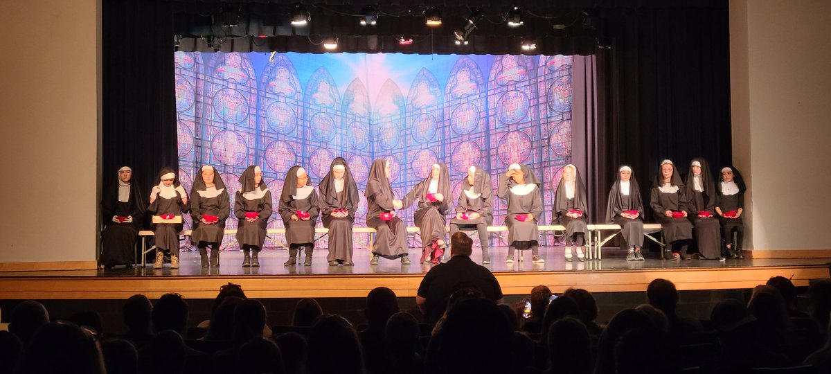 These students really gave us a show! Sister Act <a href="/FuquayVarinaMS/">Fuquay-Varina Middle School</a> was wonderful and I'm so proud of the whole cast. 👏❤️