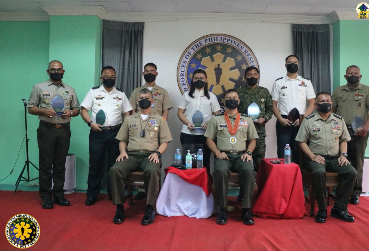 AFPRESCOfficial's tweet photo. AFPRESCOM@29
The AFP Reserve Command commemorated its 29th founding anniversary bannered with the theme: “Laang Kawal Kabalikat Tungo sa Kapayapaan at Kaunlaran” on the 1st day of April 2022 at Headquarters AFPRESCOM, Camp General Emilio Aguinaldo, Quezon City. https://t.co/YYUnfjGmHo