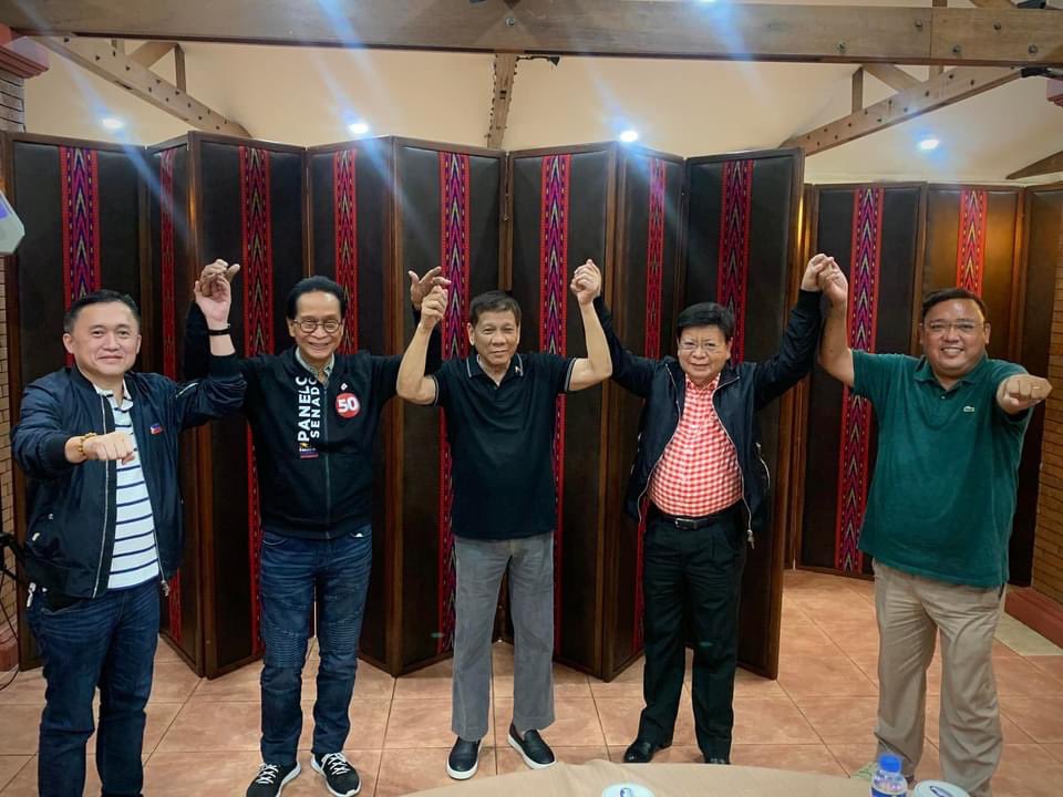 Thank you President Rody Duterte and Senator Bong Go for your friendship and support! It was an honor to serve the country alongside great friends and statesmen! 

Finish strong! The Filipino people love you! 👊🏽🇵🇭

#SalamatPRRD #SalamatBongGo 
#PaneloPanaloSenado