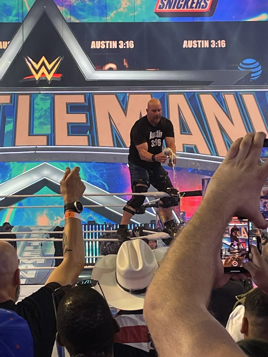frosario247's tweet photo. You know what became abundantly clear today?  There is nothing in the wrestling world even close to #Wrestlemania.  And they can still book the ish out of a show. https://t.co/3wlFQoMlz0