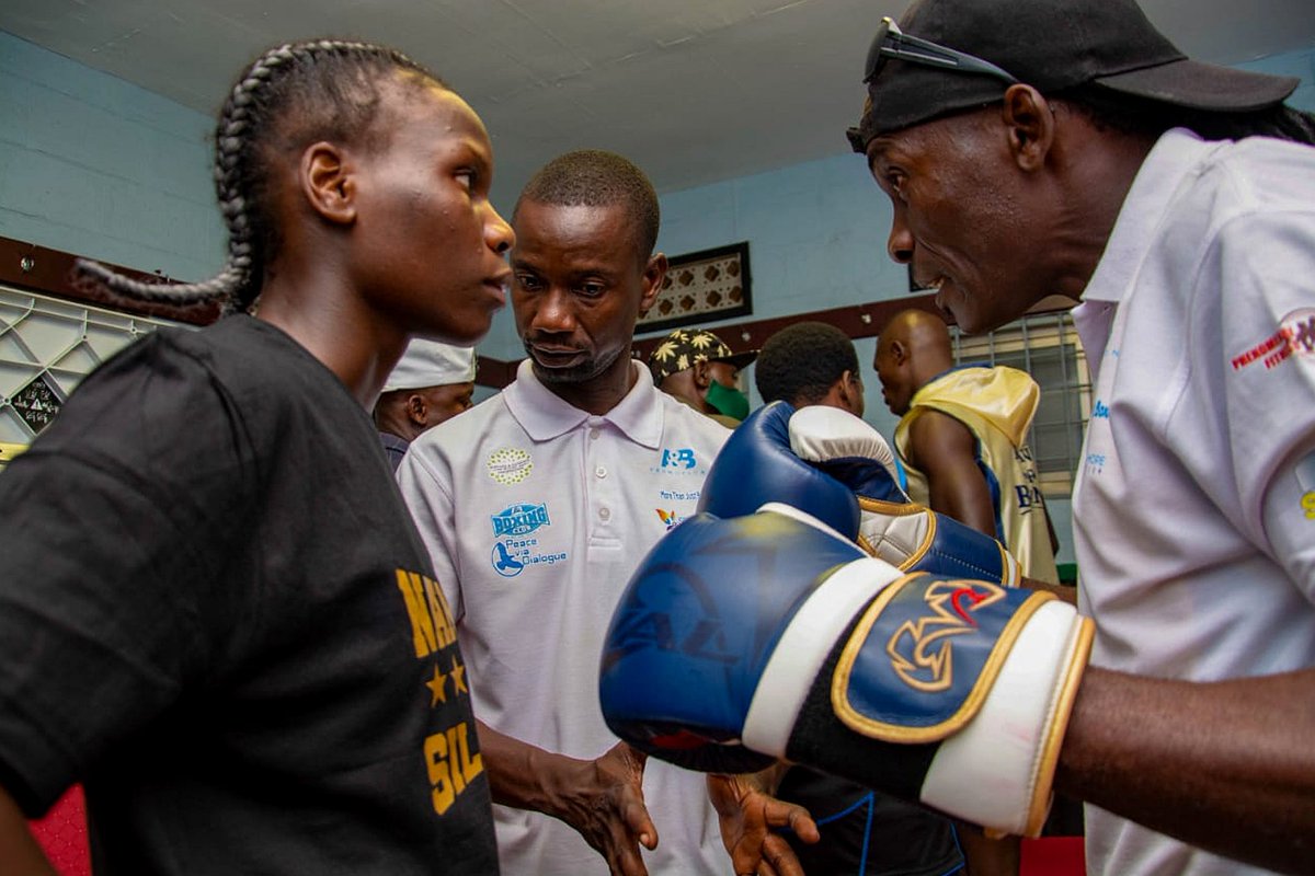 FistsofHopeUG's tweet photo. Behind every great athlete is a masterful team of coaches that inspire the athlete to evolve into the strongest performer they can become.
@kthylnnanziri
@AnBPromotions
#fistsofhope
#morethanjustboxing https://t.co/a5R8J3VdHV