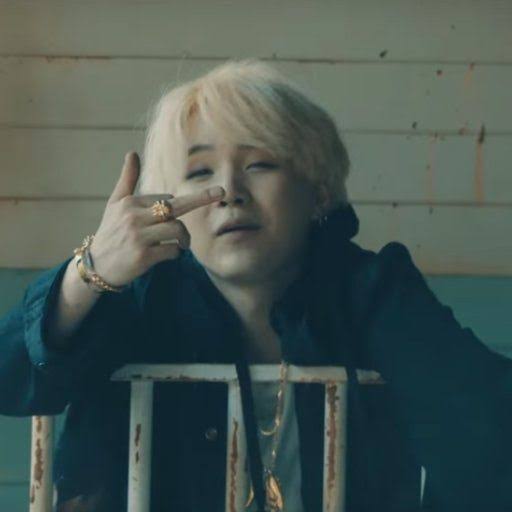 Armybts35901064's tweet photo. @RecordingAcad @silksonic @BrunoMars @AndersonPaak #Grammy🖕🖕🖕🖕🖕🖕🖕🖕 https://t.co/3f7rI9gmyx