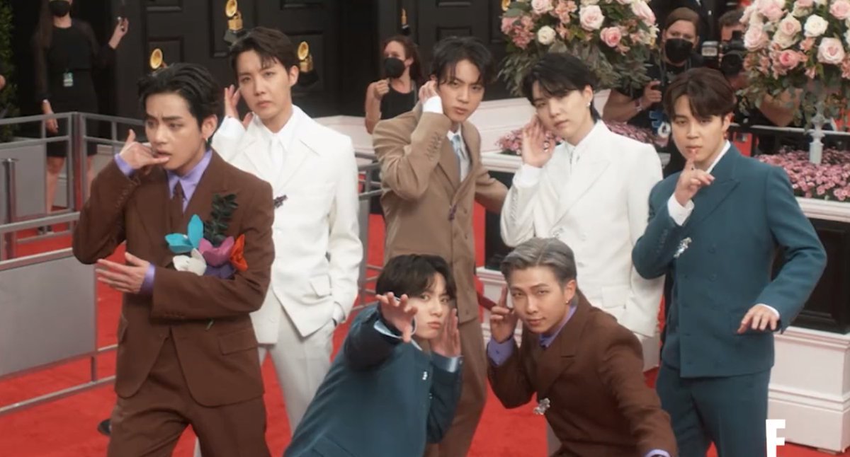 ㅤ
               ♛.  Captured!
               멋있는 WINGS 
                ⤥ 3 2 1 pose
ㅤ