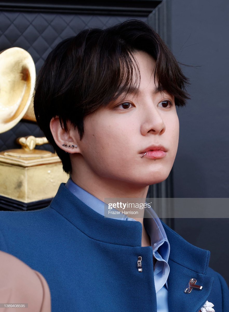 jikookhour's tweet photo. 💙 https://t.co/gUFodcU3JT