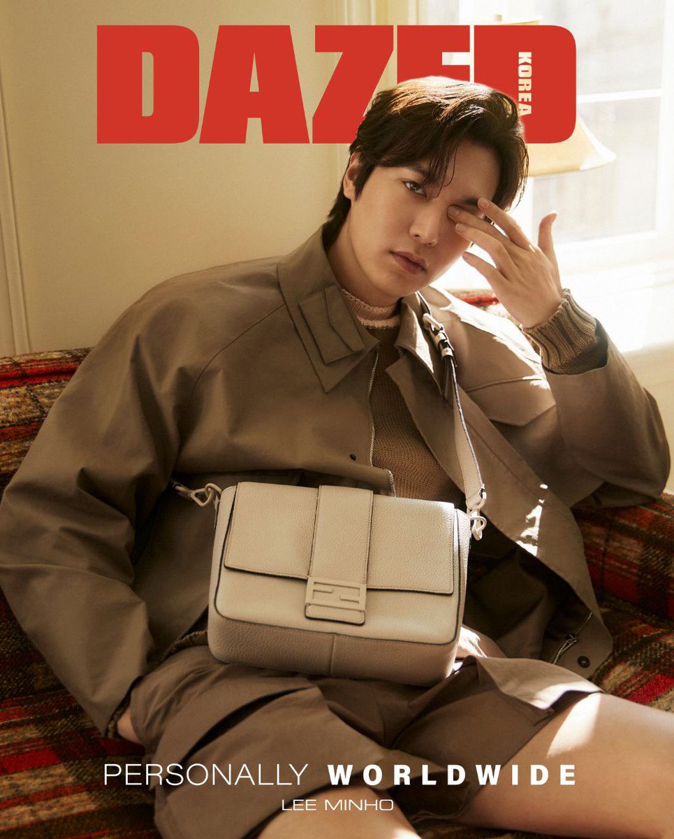 ActorLeeMinHo's tweet photo. [#이민호]
#데이즈드 스페셜 에디션 커버를 장식한 이민호 배우! 
아침부터 심장을 송두리째 흔드는 눈빛, 손짓, 분위기까지 완벽한 커버 4종이 공개되었습니다 :) 

이민호 배우의 열일 소식으로 시작해보는 4월, 봄과 여름에도 이민호 배우와 함께해보아요♥ https://t.co/shQidxKrOG