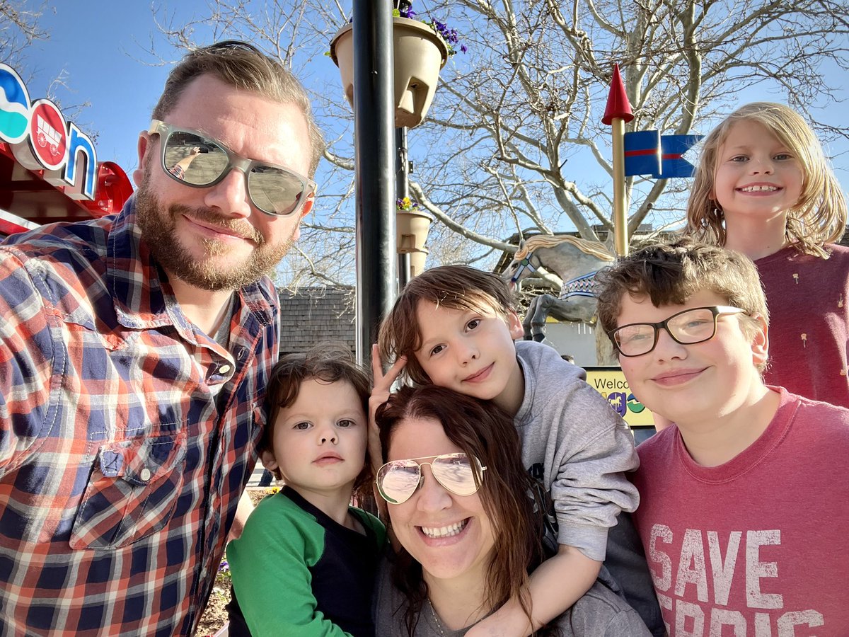 ScottHeffernan's tweet photo. First-time Lagoon season pass holders right here. https://t.co/7pwDISsj2z