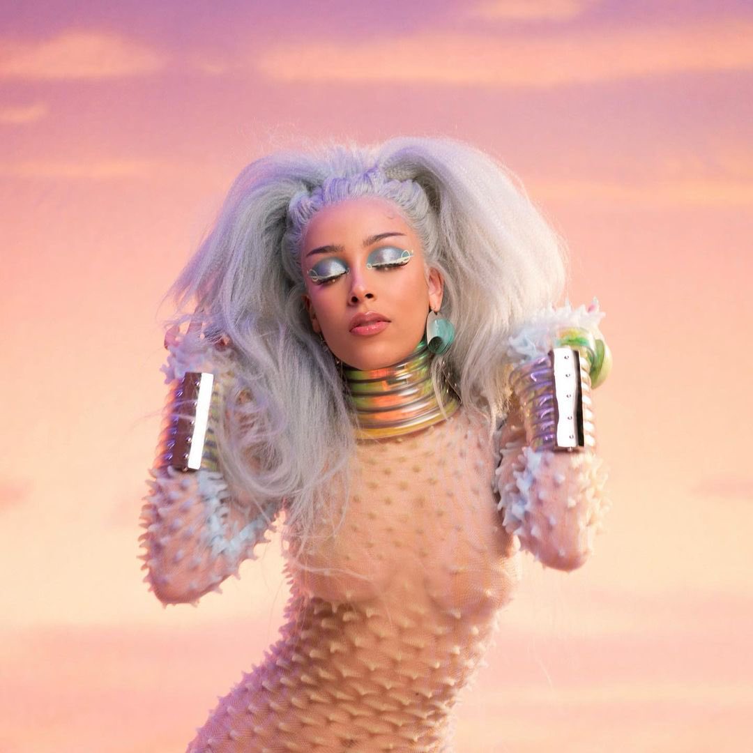hourlydoja_'s tweet photo. Doja Cat’s Planet Her won Album of the Year in my book https://t.co/PDVaZhezjB