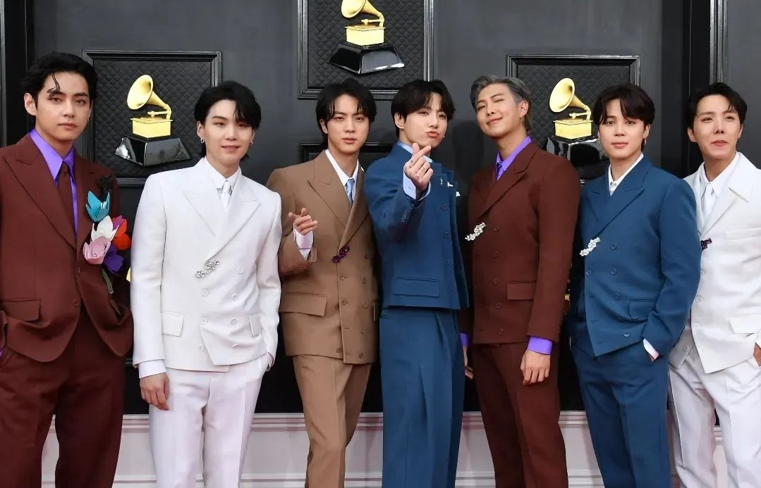 rhmnaa_21's tweet photo. LUV LUV LUV POKOKNYA SAYANG BGT SAMA BANGTAN!!! APAPUN HASILNYA BANGTAN UDH MELAKUKAN YANG TERBAIK DAN GW BANGGA!!!

#BTSARMY 
#OurProudBTS https://t.co/CH0Ud3eoyD