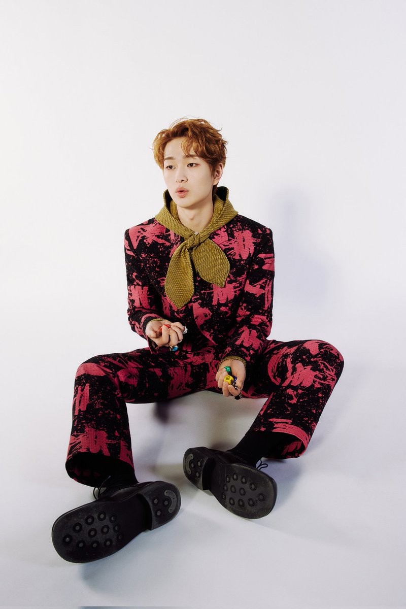 iBUMMIE's tweet photo. esa foto fue tomada cinco meses después de su debut, confirmo

#ONEW #ONEW_DICE #DICD #온유 #SHINee #샤이니 @SHINee https://t.co/lSgb9g53s6