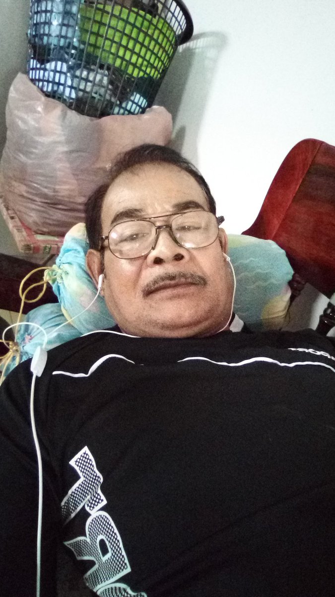 DlPrapha's tweet photo. @Niwat36561819 พอจะคบหาได้ไหมครับลับๆครับ https://t.co/Tpm9kvlXav