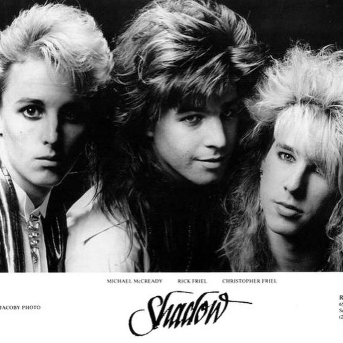 JeffAmentsArmy's tweet photo. #MikeMcCreadyWeek
#PJNerds #Warrior #Shadow
Mike McCready’s first band, Warrior, came together during his 8th grade year. In 1982, Warrior morphed into Shadow, a cover band that eventually began writing their own music. 1/5 https://t.co/sSlKeAObpC