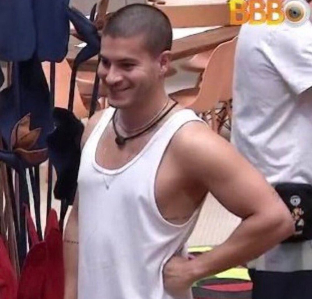 GianiSaid's tweet photo. Vai ser lindo ver as comadres achando q tiraram o Arthur e ele de boa no quarto vendo a falsidade delas

UNIÃO FORA ARTHUR #BBB22 
#paredaofalso agora o Arthur  essa Jessi https://t.co/QgG0khGJot