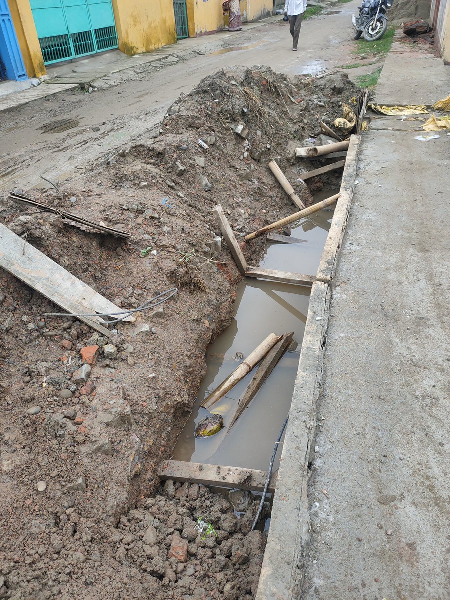 KishhCh's tweet photo. Tinsukia, Ward II, Congress Colony.

Unless the govt is planning to drive tanks over this culvert, I don't see any valid reason why this has been left like this for over 10 days now. Just survived a fall over this pit.
@BjpAssamPradesh @NewsLiveGhy @AamAadmiParty @NELiveTV @ndtv https://t.co/EagDWDYGmm
