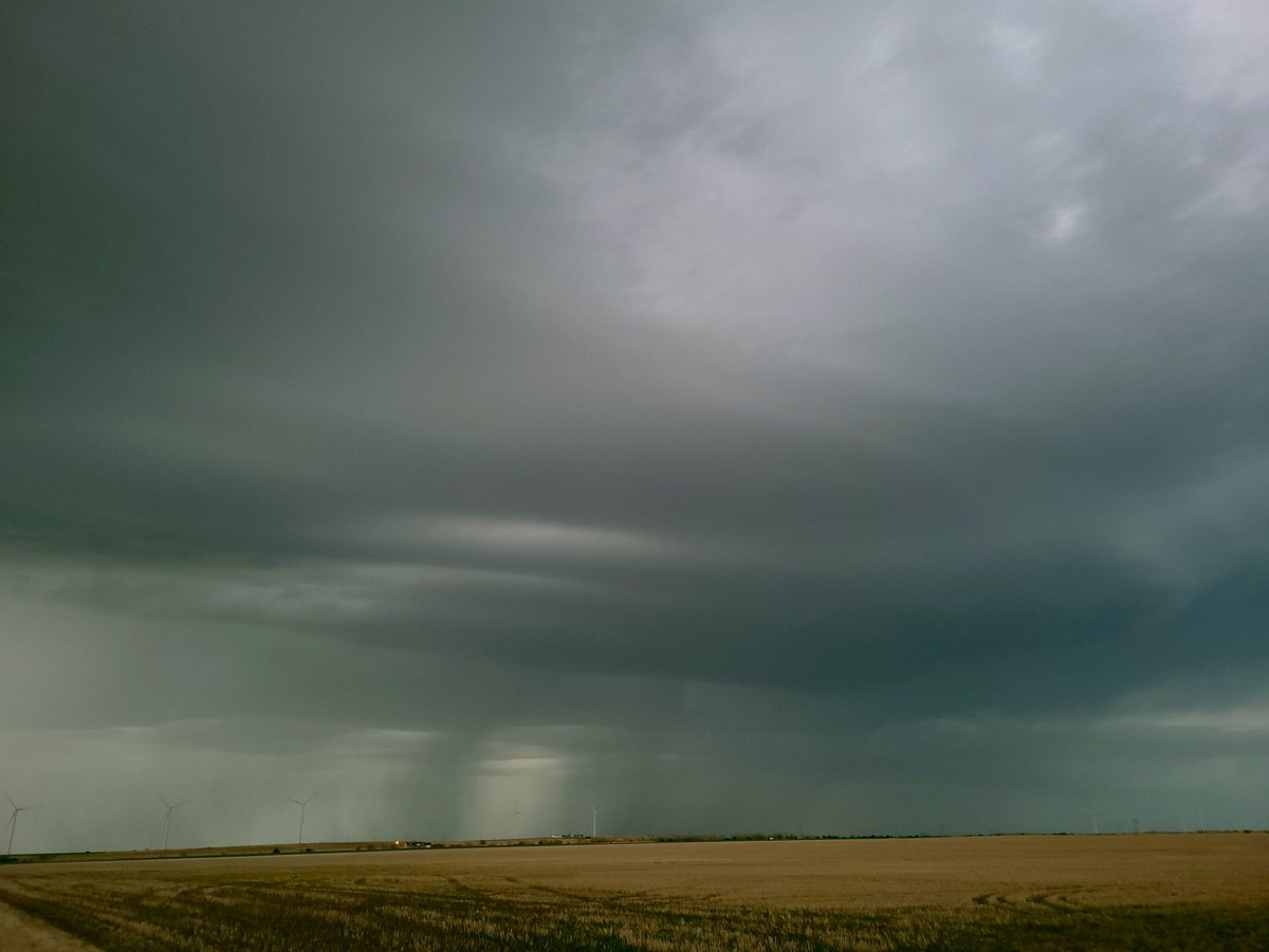 Supercell just east of Rocky, Oklahoma around 8pm. 4/3/21 <a href="/KOCOMichael/">Michael Armstrong</a> <a href="/KOCOdamonlane/">Damon Lane</a>  #okwx