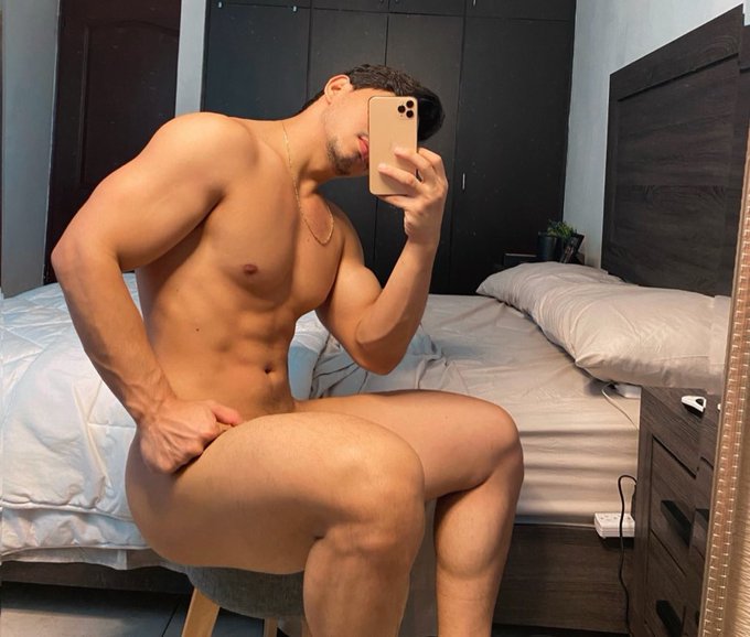 Onlyfans 👌🏻 https://t.co/OohhAogG7D https://t.co/m2LvLdZEgt
