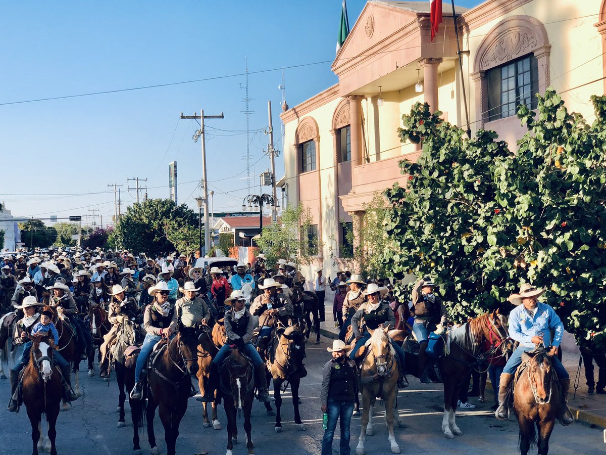 gandhif's tweet photo. Por la Ruta de la Historia 2022.
26 años de tradición, que sean muchos más. #SanPedro origen y destino de la Revolución. 

#HazTurismoEnCoahuila 🤠 https://t.co/RC874lk71P