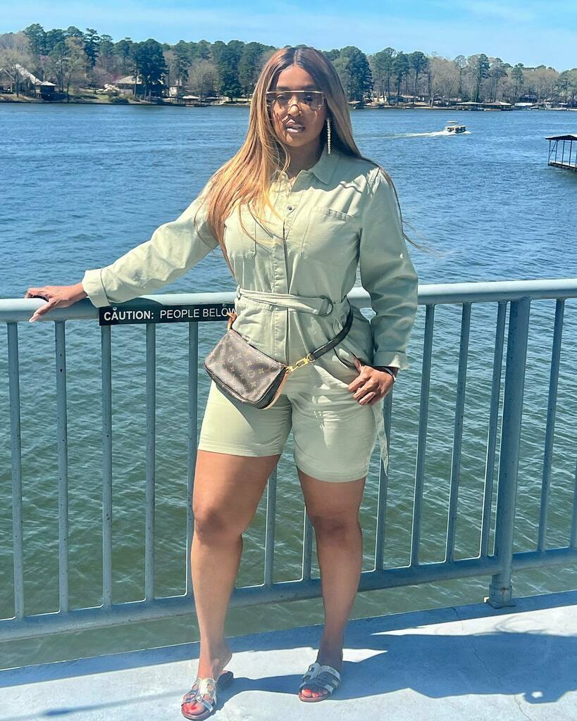 _stylekita's tweet photo. Sunday Funday, this warm weather got me feeling “we outside”. This utility romper is a Spring must-have. Shop my Amazon Storefront!👇

Check out this photo from Stylekita Lifestyle 👉🏽Click my Bio👉🏽Click on My Amazon Storefront👉🏽 and my outfit picture … https://t.co/ylxkQXXOeE https://t.co/Hjf227Jhe3