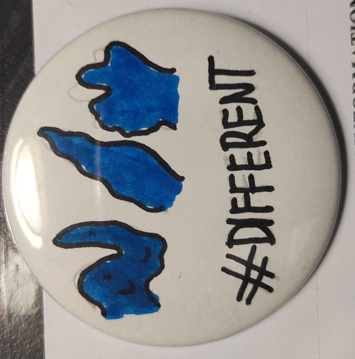IzuchukwuOkaf14's tweet photo. My new Polish friend made me a customised button to showcase his research on the atrial variations. 
The inscription reminds me of the diversity being exemplified by @AnatomyOrg . Thank you so much @Jakub_Batko_ 

#ExpBio 
#Anatomy22 
#AAAnetworking https://t.co/eamIvcYNSz