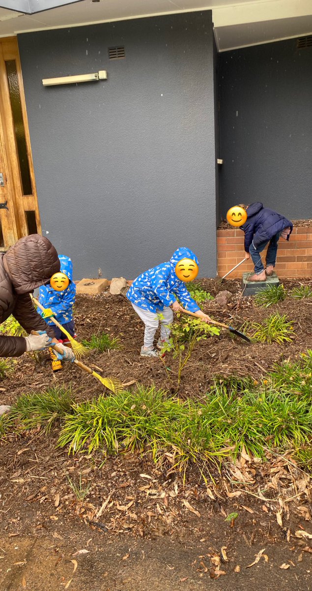 ZarahMason's tweet photo. My parish and old PS conducted a collaborative working bee for the first time in 10 years! I believe it is crucial for parochial schools to grow its partnership as it encourages Ss to strengthen their faith development and community engagement. #acuedu_p https://t.co/akDdpSQndm