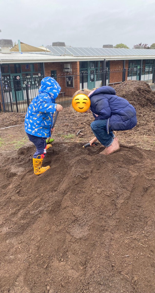 ZarahMason's tweet photo. My parish and old PS conducted a collaborative working bee for the first time in 10 years! I believe it is crucial for parochial schools to grow its partnership as it encourages Ss to strengthen their faith development and community engagement. #acuedu_p https://t.co/akDdpSQndm