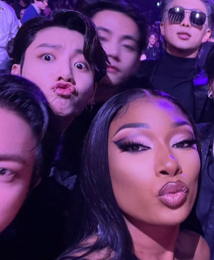 Lavende03's tweet photo. @theestallion @bts_bighit That's so cute Jungkook and Megan pouty faces 😗💜 https://t.co/1pSbst3g0R