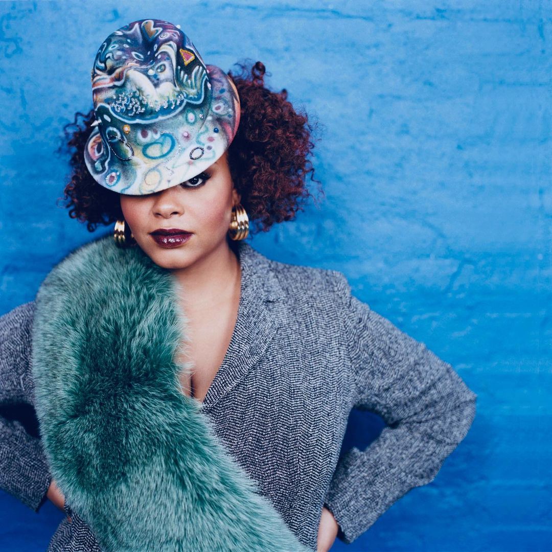 Happy birthday to Jill Scott (April 4, 1972). 